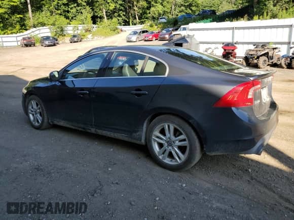 2014 Volvo S60 T6 with VIN YV1902FHXE1293885, listed as a Copart auction lot 61904664 with 105,151 mi miles and Salvage title. Bid and sale history available at DreamBid. Image 2.