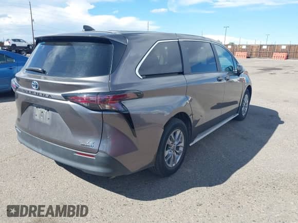 2024 Toyota Sienna LE with VIN 5TDKRKEC6RS213090, listed as a IAAI auction lot 43176271 with 29,654 mi miles and . Bid and sale history available at DreamBid. Image 4.