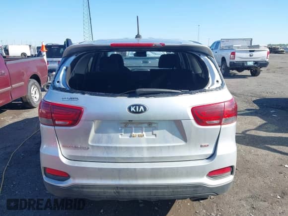 2020 Kia Sorento LX с VIN 5XYPG4A34LG647008, выставлен на аукционе IAAI как лот 41938773 с пробегом 98 917 миль миль и . История ставок и продаж доступна на DreamBid. Изображение 16.