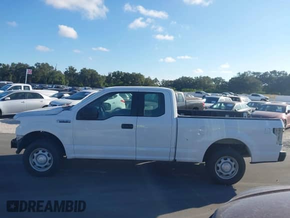 2017 Ford F-150 XL with VIN 1FTEX1C80HFB77388, listed as a IAAI auction lot 43220344 with Not provided miles and . Bid and sale history available at DreamBid. Image 15.