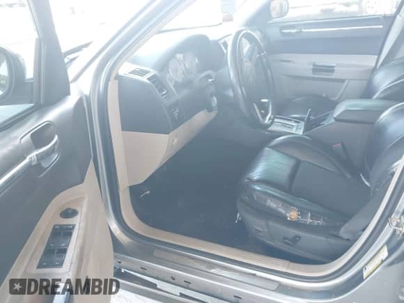 2006 Chrysler 300 C SRT-8 with VIN 2C3KA73WX6H377782, listed as a IAAI auction lot 42701559 with 162,267 mi miles and . Bid and sale history available at DreamBid. Image 5.