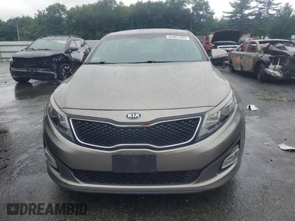 2015 Kia Optima LX z VIN 5XXGM4A70FG511768, wystawiony jako Copart lot #64061395 z przebiegiem 99 365 mil mil oraz Szkoda całkowita • Salvage title. Historia ofert i sprzedaży dostępna na DreamBid. Obrazek 5.