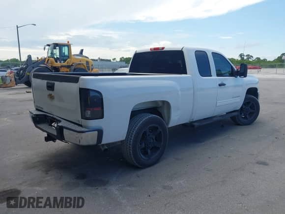 2013 Chevrolet Silverado 1500 LS with VIN 1GCRCREA1DZ154058, listed as a IAAI auction lot 42552189 with 244,274 mi miles and . Bid and sale history available at DreamBid. Image 4.