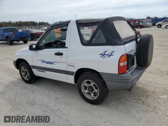 2001 Chevrolet Tracker с VIN 2CNBJ18C216900249, выставлен на аукционе Copart как лот 77476204 с пробегом Не указан миль и Списание • Salvage title. История ставок и продаж доступна на DreamBid. Изображение 2.