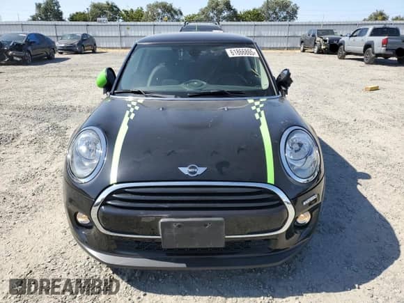 2018 MINI Hardtop Cooper with VIN WMWXP5C54J2G64015, listed as a Copart auction lot 61866865 with 32,927 mi miles and Salvage title. Bid and sale history available at DreamBid. Image 5.