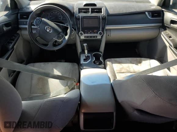 2012 Toyota Camry L z VIN 4T1BF1FK9CU038051, wystawiony jako Copart lot #82194655 z przebiegiem 202 434 mil mil oraz Czysty tytuł • Clean title. Historia ofert i sprzedaży dostępna na DreamBid. Obrazek 8.