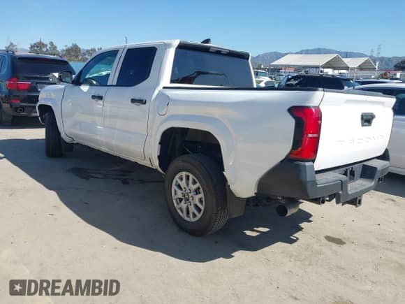 2024 Toyota Tacoma SR с VIN 3TYKD5HN9RT002032, выставлен на аукционе IAAI как лот 41640216 с пробегом 6 144 миль миль и . История ставок и продаж доступна на DreamBid. Изображение 3.