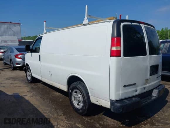 2004 Chevrolet Express Cargo with VIN 1GCFG15X041163524, listed as a IAAI auction lot 42206916 with 150,765 mi miles and . Bid and sale history available at DreamBid. Image 3.