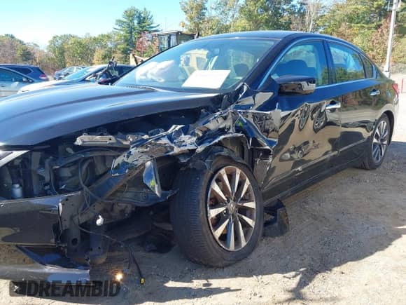 2016 Nissan Altima S with VIN 1N4AL3APXGC111050, listed as a IAAI auction lot 43404929 with 119,956 mi miles and . Bid and sale history available at DreamBid. Image 6.