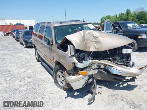 2005 Chevrolet Suburban LT with VIN 1GNEC16Z75J117611, listed as a IAAI auction lot 41946614 with 273,541 mi miles and . Bid and sale history available at DreamBid. Image 6.