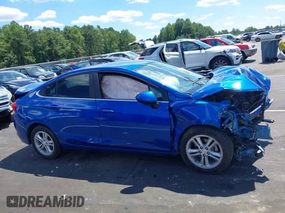 2018 Chevrolet Cruze LT с VIN 1G1BE5SM5J7245238, выставлен на аукционе IAAI как лот 43090573 с пробегом 105 456 миль миль и . История ставок и продаж доступна на DreamBid. Изображение 14.