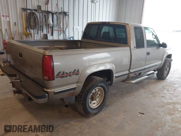 2000 Chevrolet Silverado 2500 с VIN 1GCGK29J9YF426522, выставлен на аукционе IAAI как лот 42919767 с пробегом 165 225 миль миль и . История ставок и продаж доступна на DreamBid. Изображение 4.