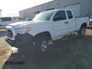 2019 Toyota Tacoma SR z VIN 5TFRX5GN1KX164627, wystawiony jako Copart lot #84817305 z przebiegiem 99 685 mil mil oraz Szkoda całkowita • Salvage title. Historia ofert i sprzedaży dostępna na DreamBid. Obrazek 1.