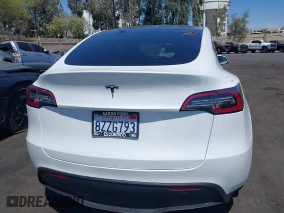 2022 Tesla Model Y Long Range z VIN 7SAYGDEE3NF363270, wystawiony jako IAAI lot #42708934 z przebiegiem 39 994 mil mil oraz . Historia ofert i sprzedaży dostępna na DreamBid. Obrazek 17.