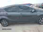 2018 Toyota Prius Two z VIN JTDKDTB34J1601509, wystawiony jako IAAI lot #43245731 z przebiegiem 109 045 mil mil oraz . Historia ofert i sprzedaży dostępna na DreamBid. Obrazek 14.