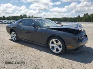 2013 Dodge Challenger SXT Plus с VIN 2C3CDYAG5DH524908, выставлен на аукционе Copart как лот 65791125 с пробегом Не указан миль и Списание • Salvage title. История ставок и продаж доступна на DreamBid. Изображение 4.