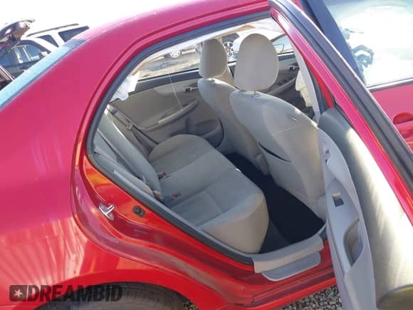 2011 Toyota Corolla S с VIN 2T1BU4EE5BC568441, выставлен на аукционе IAAI как лот 43228259 с пробегом 105 677 миль миль и . История ставок и продаж доступна на DreamBid. Изображение 8.