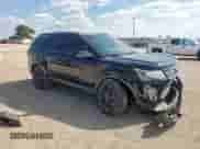 2018 Ford Explorer XLT z VIN 1FM5K7DH8JGB88862, wystawiony jako Copart lot #84209385 z przebiegiem 80 801 mil mil oraz Szkoda całkowita • Salvage title. Historia ofert i sprzedaży dostępna na DreamBid. Obrazek 4.