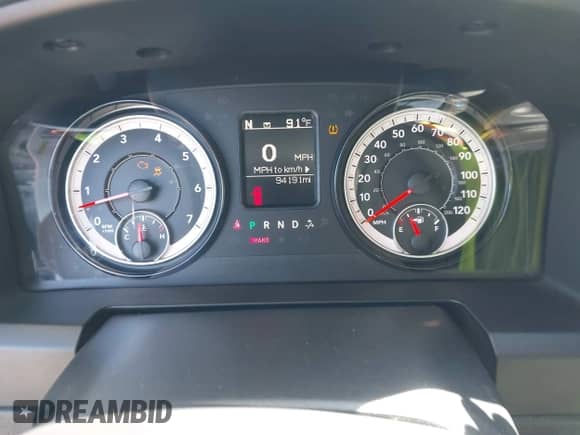 2021 Ram 1500 Tradesman z VIN 3C6RR7KT7MG665371, wystawiony jako IAAI lot #43357325 z przebiegiem 94 191 mil mil oraz . Historia ofert i sprzedaży dostępna na DreamBid. Obrazek 7.