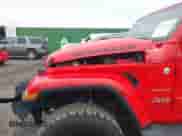 2021 Jeep Wrangler Unlimited Sahara Altitude z VIN 1C4HJXEN8MW679385, wystawiony jako IAAI lot #41542602 z przebiegiem 50 220 mil mil oraz . Historia ofert i sprzedaży dostępna na DreamBid. Obrazek 21.