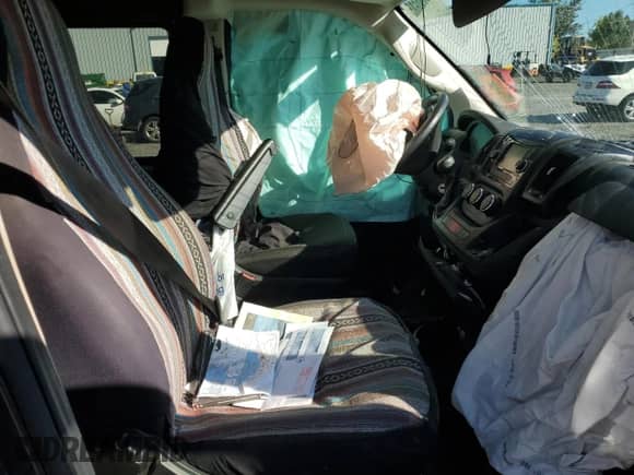 2021 Ram ProMaster Cargo z VIN 3C6LRVDG7ME589091, wystawiony jako Copart lot #70330685 z przebiegiem Nie podano mil oraz Szkoda całkowita • Salvage title. Historia ofert i sprzedaży dostępna na DreamBid. Obrazek 11.