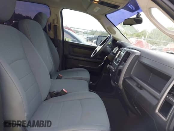 2018 Ram 1500 Express z VIN 1C6RR6KT4JS340854, wystawiony jako IAAI lot #41679041 z przebiegiem 127 652 mil mil oraz . Historia ofert i sprzedaży dostępna na DreamBid. Obrazek 5.