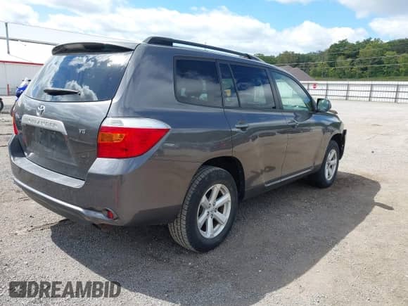 2008 Toyota Highlander z VIN JTEDS41A982007275, wystawiony jako IAAI lot #43154628 z przebiegiem 229 131 mil mil oraz . Historia ofert i sprzedaży dostępna na DreamBid. Obrazek 4.