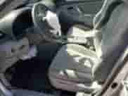 2011 Toyota Camry LE z VIN 4T1BF3EK9BU592184, wystawiony jako Copart lot #67451905 z przebiegiem 167 083 mil mil oraz Szkoda całkowita • Salvage title. Historia ofert i sprzedaży dostępna na DreamBid. Obrazek 7.