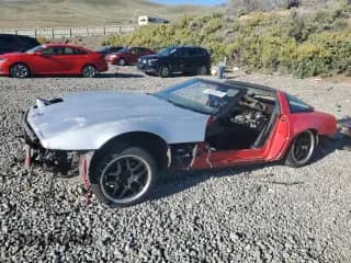 1986 Chevrolet Corvette с VIN 1G1YY0782G5127538, выставлен на аукционе Copart как лот 60059175 с пробегом Не указан миль и На запчасти • Non repairable. История ставок и продаж доступна на DreamBid. Изображение 1.