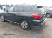 2019 Nissan Pathfinder S z VIN 5N1DR2MN7KC642432, wystawiony jako IAAI lot #42447064 z przebiegiem 117 420 mil mil oraz . Historia ofert i sprzedaży dostępna na DreamBid. Obrazek 3.