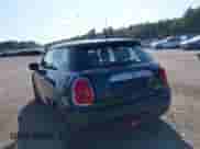 2015 MINI Hardtop z VIN WMWXM5C57F3A04447, wystawiony jako IAAI lot #43175332 z przebiegiem 84 307 mil mil oraz . Historia ofert i sprzedaży dostępna na DreamBid. Obrazek 3.