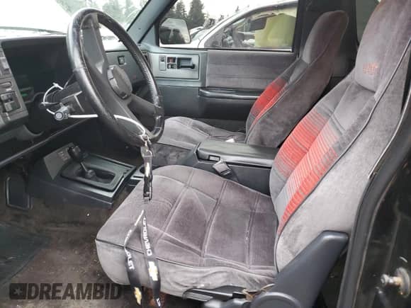 1992 Chevrolet Blazer с VIN 1GNCT18Z7N0105016, выставлен на аукционе Copart как лот 83980034 с пробегом 150 455 миль миль и Списание • Salvage title. История ставок и продаж доступна на DreamBid. Изображение 7.