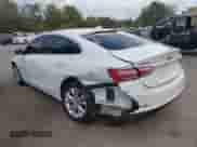 2019 Chevrolet Malibu LT z VIN 1G1ZD5ST0KF211689, wystawiony jako IAAI lot #43405776 z przebiegiem 116 571 mil mil oraz . Historia ofert i sprzedaży dostępna na DreamBid. Obrazek 3.