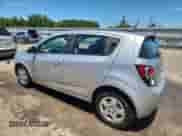2015 Chevrolet Sonic LS с VIN 1G1JB6SG3F4113902, выставлен на аукционе Copart как лот 64448205 с пробегом 57 490 миль миль и Списание • Salvage title. История ставок и продаж доступна на DreamBid. Изображение 2.
