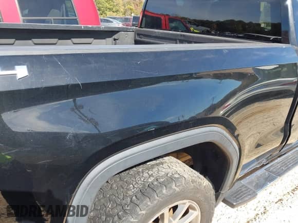 2019 GMC Sierra 1500 SLE with VIN 1GTR9BED5KZ342112, listed as a IAAI auction lot 43531746 with 118,719 mi miles and . Bid and sale history available at DreamBid. Image 18.