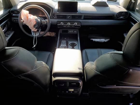 2025 Honda Pilot Touring с VIN 5FNYG2H70SB016778, выставлен на аукционе Copart как лот 80070135 с пробегом Не указан миль и Списание • Salvage title. История ставок и продаж доступна на DreamBid. Изображение 8.