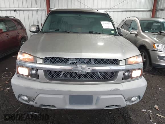 2002 Chevrolet Avalanche with VIN 3GNEC13T02G117284, listed as a IAAI auction lot 41869260 with 3 mi miles and . Bid and sale history available at DreamBid. Image 12.
