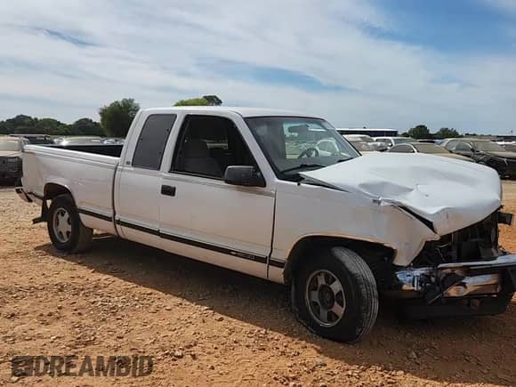 1998 Chevrolet Silverado 1500 z VIN 1GCEC19R3WR111344, wystawiony jako Copart lot #70771365 z przebiegiem 215 634 mil mil oraz Szkoda całkowita • Salvage title. Historia ofert i sprzedaży dostępna na DreamBid. Obrazek 13.