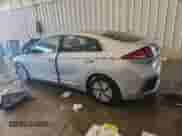 2020 Hyundai Ioniq SE z VIN KMHC75LC7LU195809, wystawiony jako Copart lot #81195365 z przebiegiem 62 847 mil mil oraz Nie do naprawy • Non repairable. Historia ofert i sprzedaży dostępna na DreamBid. Obrazek 2.