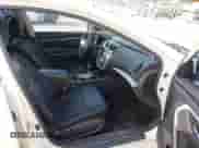 2016 Nissan Altima S z VIN 1N4AL3AP3GN346667, wystawiony jako IAAI lot #43345043 z przebiegiem 175 726 mil mil oraz . Historia ofert i sprzedaży dostępna na DreamBid. Obrazek 5.