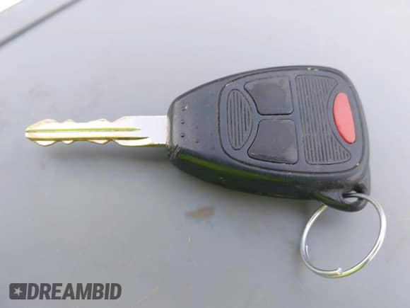 2007 Jeep Wrangler Unlimited Sahara z VIN 1J4GA59107L120503, wystawiony jako IAAI lot #42019384 z przebiegiem 230 965 mil mil oraz . Historia ofert i sprzedaży dostępna na DreamBid. Obrazek 11.