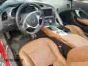 2015 Chevrolet Corvette Z51 2LT z VIN 1G1YK2D76F5114010, wystawiony jako Copart lot #49416744 z przebiegiem 8 892 mil mil oraz . Historia ofert i sprzedaży dostępna na DreamBid. Obrazek 8.