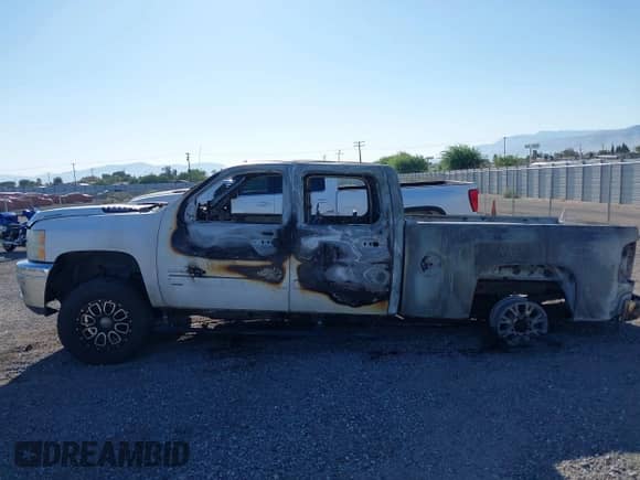 2011 Chevrolet Silverado 2500HD LTZ with VIN 1GC1KYE85BF205387, listed as a IAAI auction lot 42781017 with Not provided miles and . Bid and sale history available at DreamBid. Image 13.