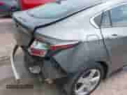 2017 Chevrolet Volt LT z VIN 1G1RA6S53HU100722, wystawiony jako IAAI lot #42805006 z przebiegiem 85 636 mil mil oraz . Historia ofert i sprzedaży dostępna na DreamBid. Obrazek 18.