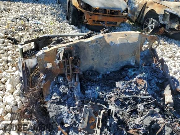 2024 Ford F-150 Lariat с VIN 1FTFW5L8XRFB80895, выставлен на аукционе Copart как лот 82147135 с пробегом Не указан миль и На запчасти • Non repairable. История ставок и продаж доступна на DreamBid. Изображение 9.