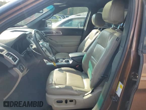 2011 Ford Explorer XLT z VIN 1FMHK8D82BGA52781, wystawiony jako Copart lot #80293525 z przebiegiem 201 435 mil mil oraz Szkoda całkowita • Salvage title. Historia ofert i sprzedaży dostępna na DreamBid. Obrazek 7.