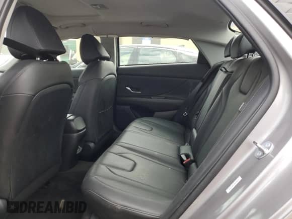 2025 Hyundai Elantra Limited z VIN KMHLP4DG1SU020675, wystawiony jako Copart lot #86144625 z przebiegiem 6 375 mil mil oraz Czysty tytuł • Clean title. Historia ofert i sprzedaży dostępna na DreamBid. Obrazek 10.