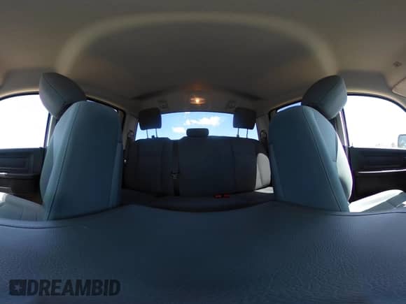 2019 Ram 1500 Express z VIN 1C6RR7FT6KS543228, wystawiony jako IAAI lot #42270669 z przebiegiem 57 009 mil mil oraz . Historia ofert i sprzedaży dostępna na DreamBid. Obrazek 19.