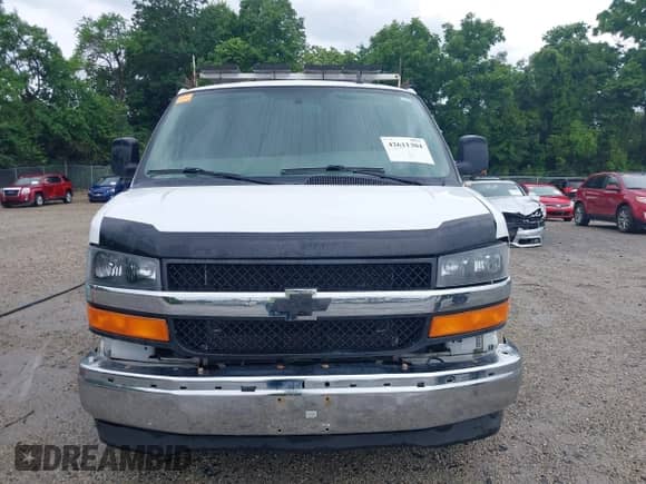 2018 Chevrolet Express Passenger LT with VIN 1GAZGPFG8J1334765, listed as a IAAI auction lot 42611304 with 294,458 mi miles and . Bid and sale history available at DreamBid. Image 12.