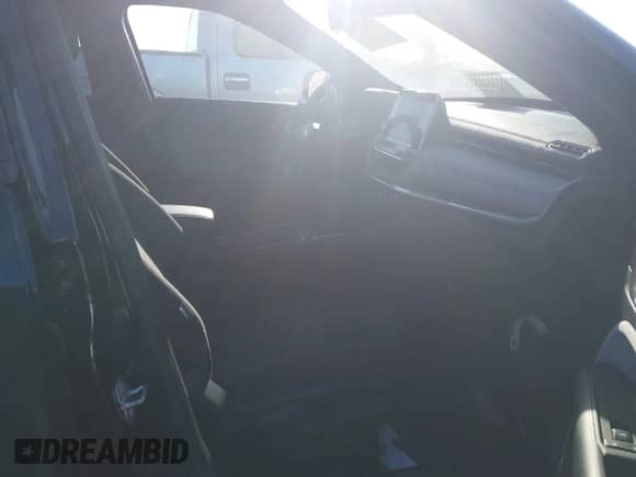 2025 Jeep Compass Sport z VIN 3C4NJDAN6ST539118, wystawiony jako IAAI lot #43150606 z przebiegiem 4 818 mil mil oraz . Historia ofert i sprzedaży dostępna na DreamBid. Obrazek 5.